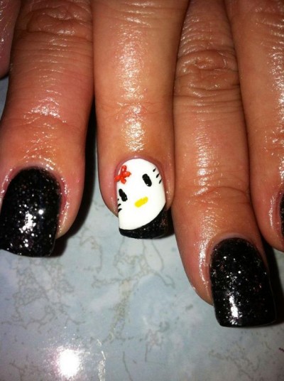 hello kitty black nails hello kitty black nails