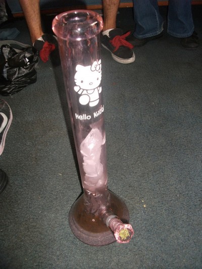 hello kitty pink bong