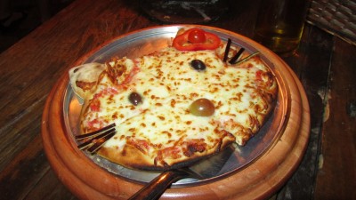 hello kitty cheese pizza