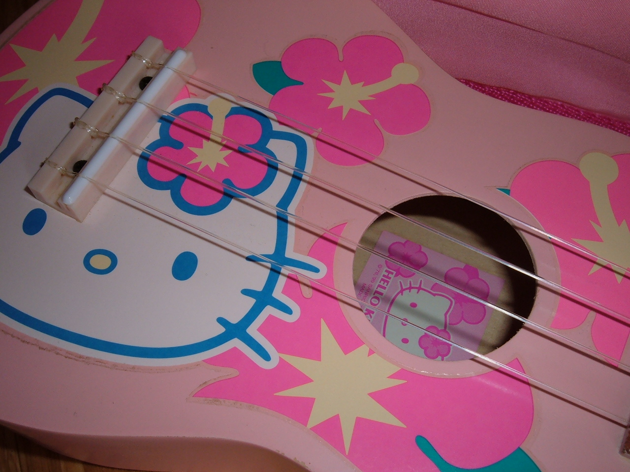 hello-kitty-ukulele-1 Hello Kitty ukulele