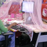 hello-kitty-desk