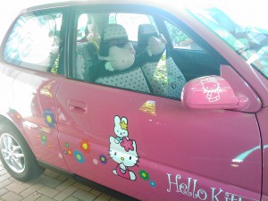 hello-kitty-car-pink hello-kitty-car-pink