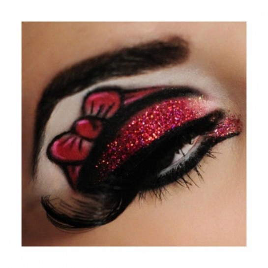 Hello Kitty red eyeshadow
