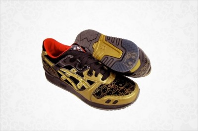 hello kitty asics gold black shoes Hello Kitty Asics gold black shoes