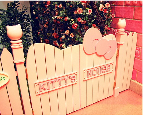Hello Kitty Picket Fence | Hello Kitty Hell