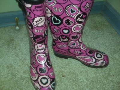 hello-kitty-rainboots Hello Kitty rainboots