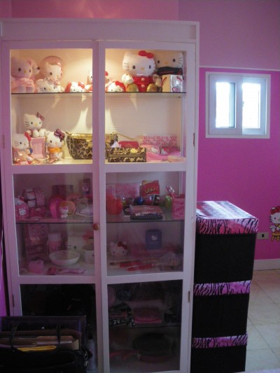 hello kitty room shelf Hello Kitty room shelves
