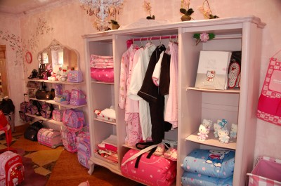 hello kitty shop Hello Kitty store in Italy