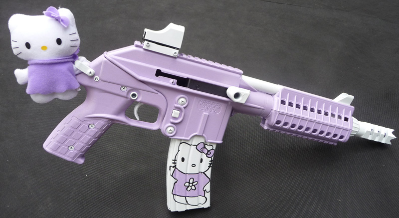 Hello Kitty Gun. Photo 602Notes